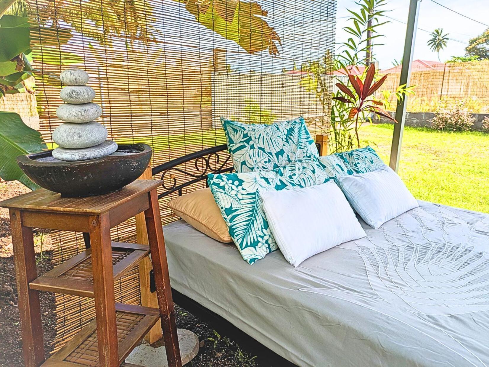 Natura Om Teahupoo Surf Lodge Toanoano Extérieur photo