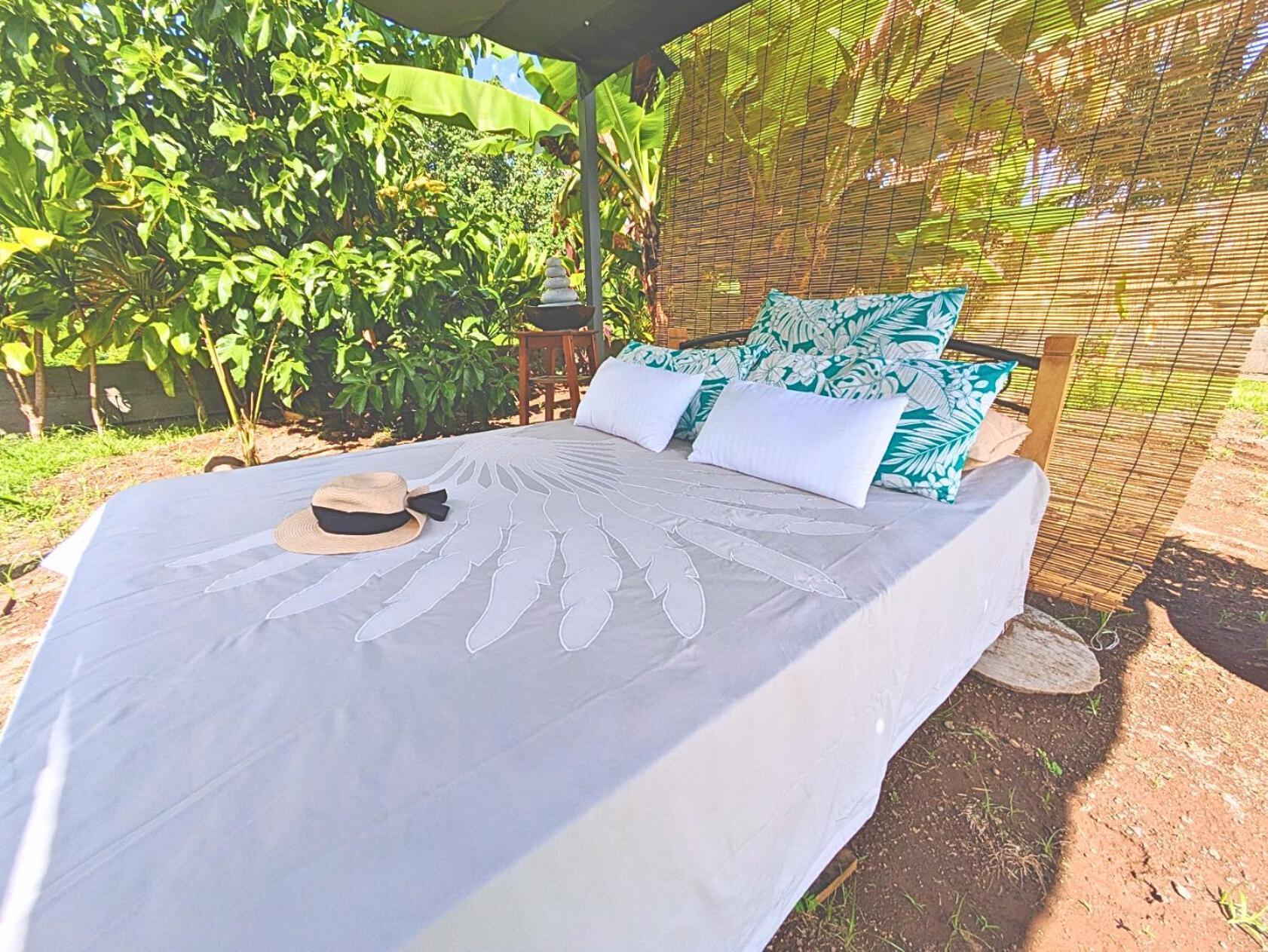 Natura Om Teahupoo Surf Lodge Toanoano Extérieur photo