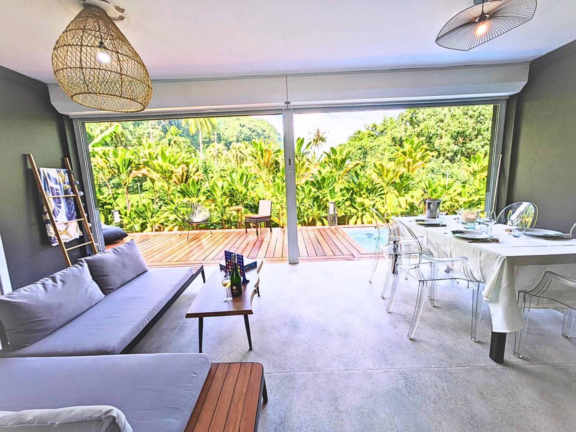 Natura Om Teahupoo Surf Lodge Toanoano Extérieur photo