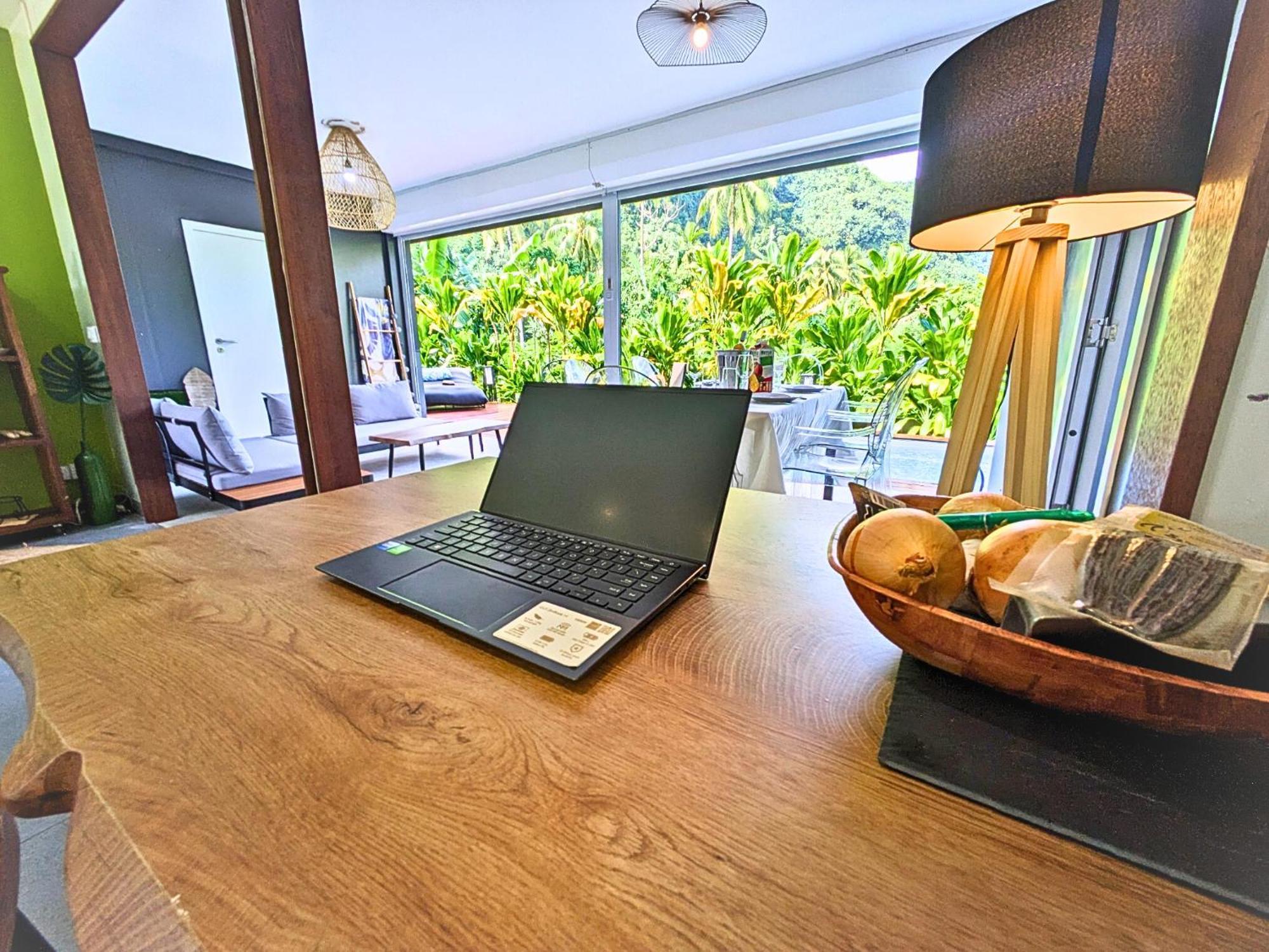 Natura Om Teahupoo Surf Lodge Toanoano Extérieur photo