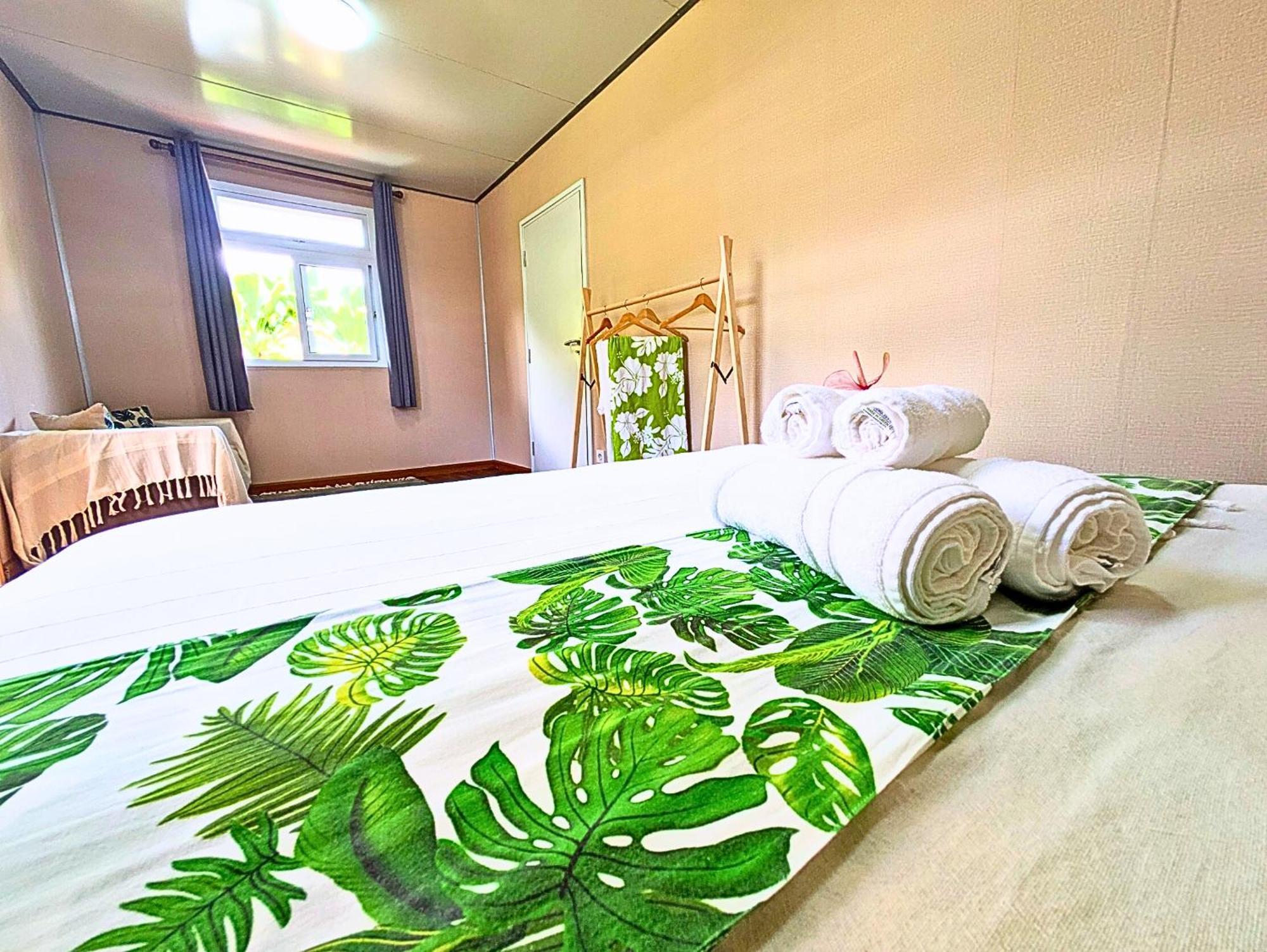 Natura Om Teahupoo Surf Lodge Toanoano Extérieur photo