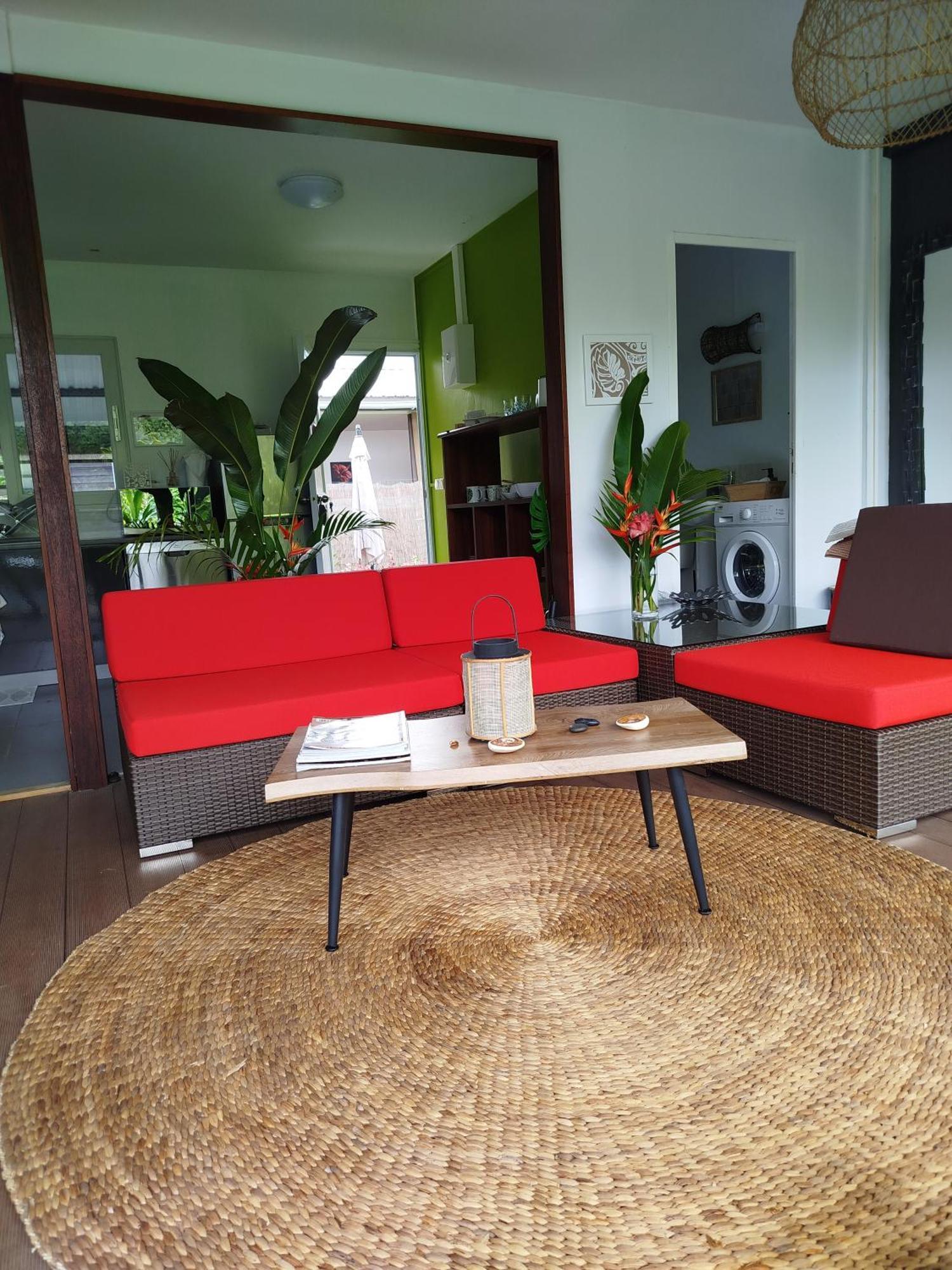 Natura Om Teahupoo Surf Lodge Toanoano Extérieur photo