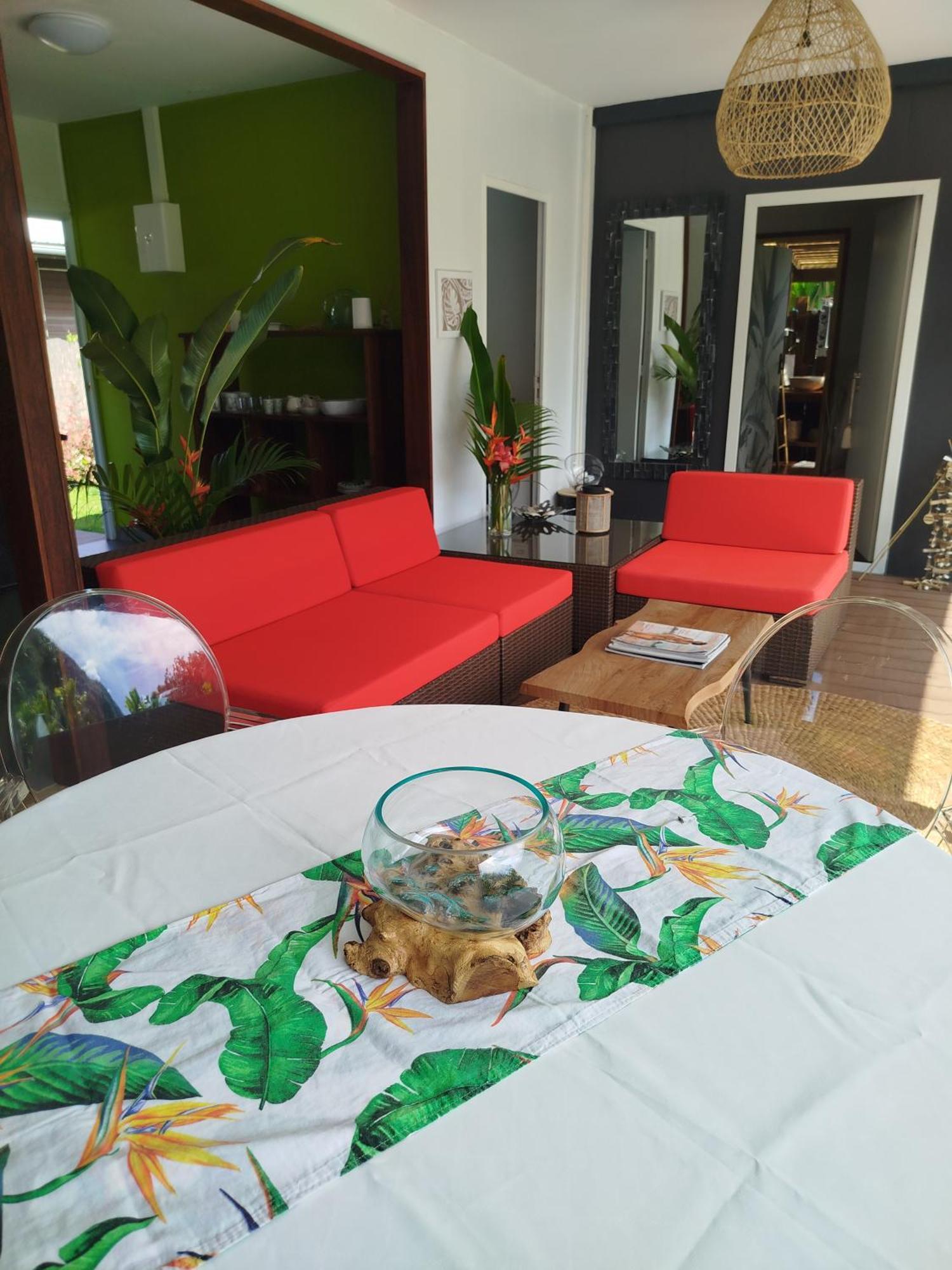 Natura Om Teahupoo Surf Lodge Toanoano Extérieur photo
